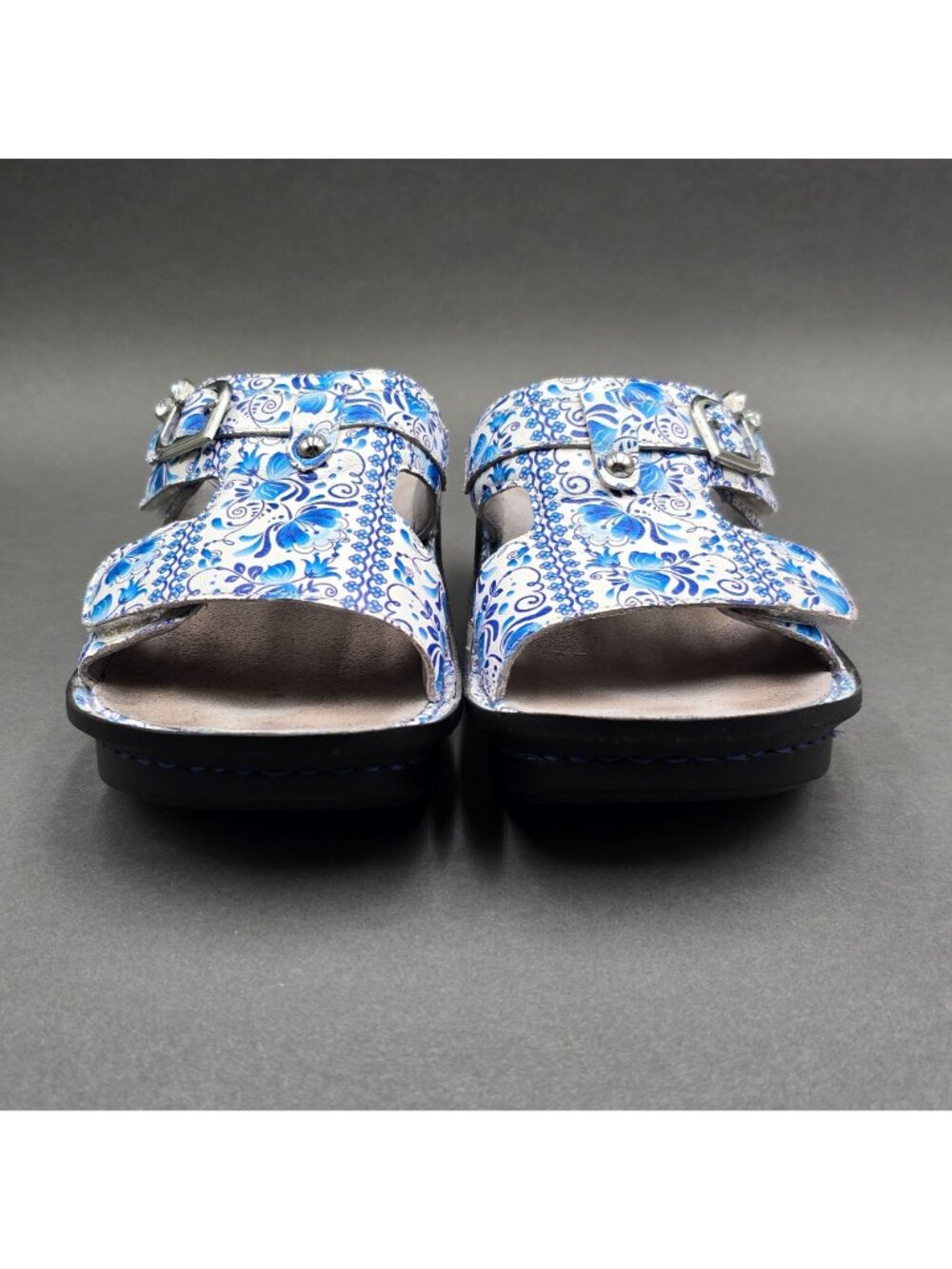 Alegria Peggy Wedge Slip On Sandals Size 37 Blue White Floral Rhinestone Buckle - Picture 3 of 12